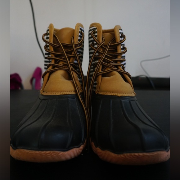 Women’s Duck Boots - Picture 4 of 8